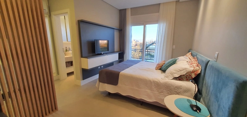 Casa com 05 suítes em Cond. Fechado.: 11ª foto da galeria de imagens do imóvel