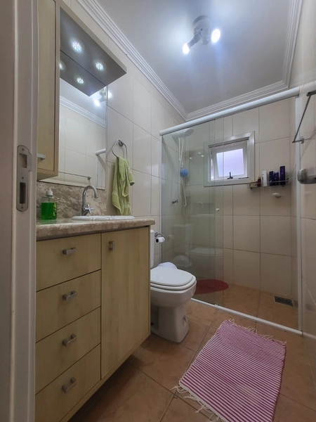 SOBRADO MOBILIADO COM PÁTIO E VARANDA A POUCOS METROS DO MAR: 21ª foto da galeria de imagens do imóvel