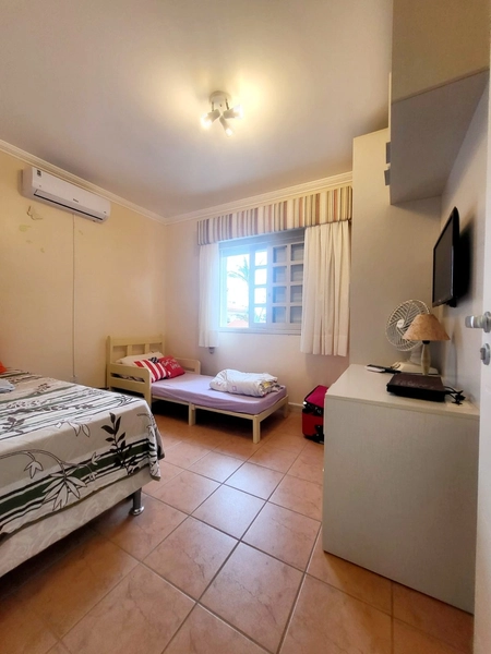 SOBRADO MOBILIADO COM PÁTIO E VARANDA A POUCOS METROS DO MAR: 22ª foto da galeria de imagens do imóvel