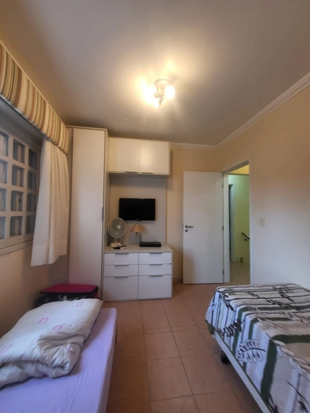 SOBRADO MOBILIADO COM PÁTIO E VARANDA A POUCOS METROS DO MAR: 23ª foto da galeria de imagens do imóvel