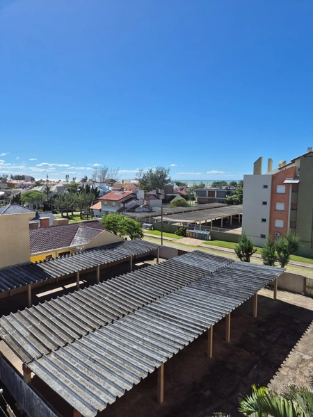 APARTAMENTO COM SACADA E CHURRASQUEIRA PERTINHO DO MAR: 16ª foto da galeria de imagens do imóvel