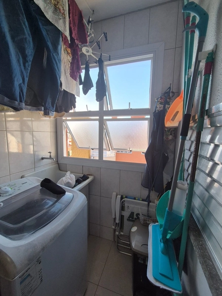 APARTAMENTO MOBILIADO COM SACADA E EXCELENTE POSIÇÃO SOLAR: 5ª foto da galeria de imagens do imóvel