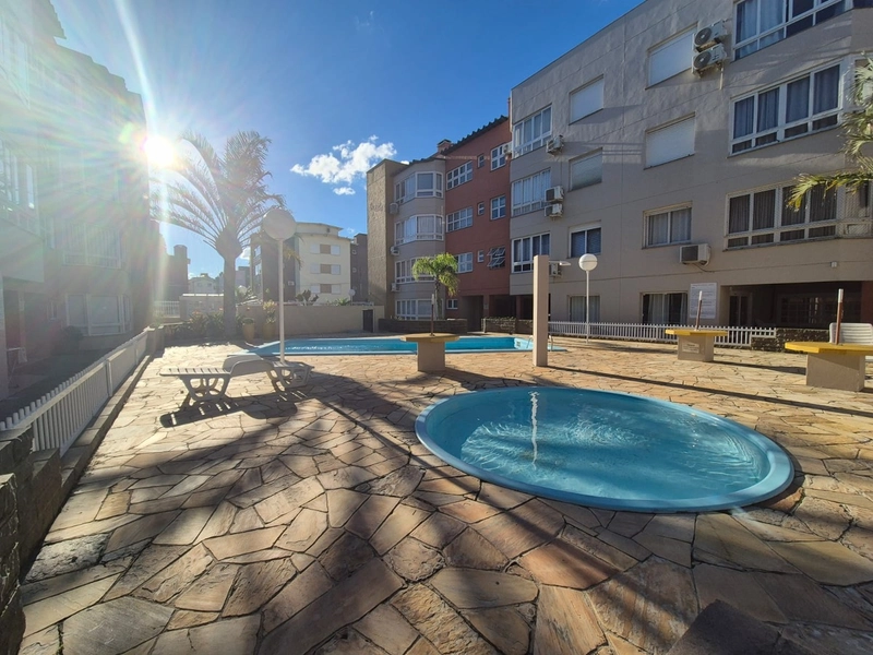 APARTAMENTO MOBILIADO COM SACADA E EXCELENTE POSIÇÃO SOLAR: 1ª foto da galeria de imagens do imóvel