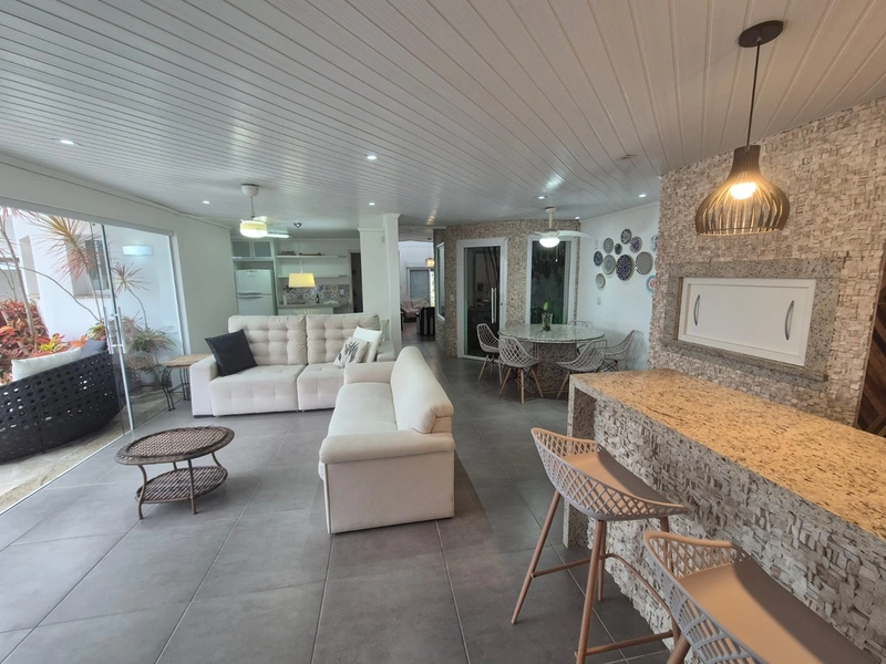CASA COM ÁREA GOURMET INTEGRADA E PÁTIO COM PISCINA: 8ª foto da galeria de imagens do imóvel