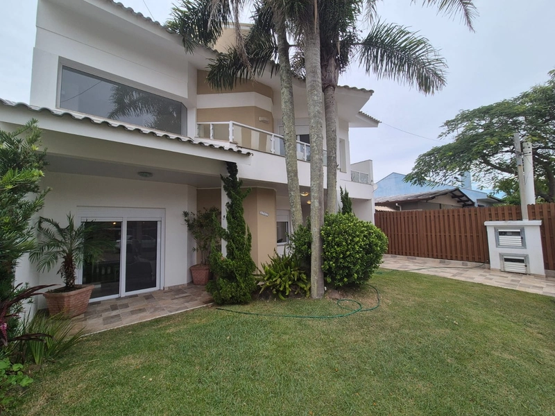 CASA COM ÁREA GOURMET INTEGRADA E PÁTIO COM PISCINA: 1ª foto da galeria de imagens do imóvel