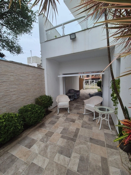 CASA COM ÁREA GOURMET INTEGRADA E PÁTIO COM PISCINA: 4ª foto da galeria de imagens do imóvel