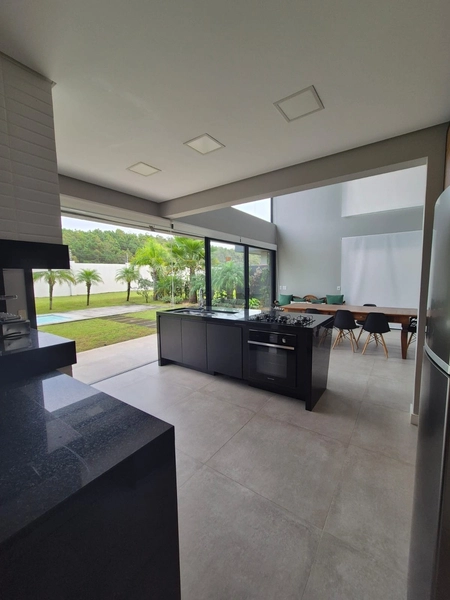 Casa contemporânea com vista para o lago: 19ª foto da galeria de imagens do imóvel