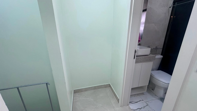 Apartamento mobiliado com vista para piscina: 10ª foto da galeria de imagens do imóvel