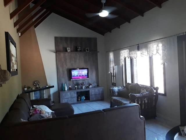 Casa 03 dormitórios!: 2ª foto da galeria de imagens do imóvel