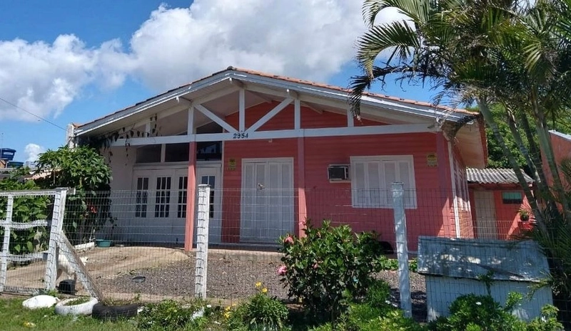 Casa 03 dormitórios + anexo.