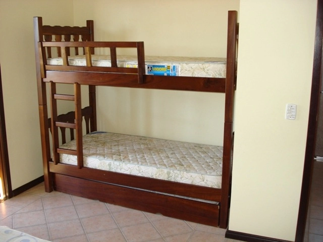 Casa 04 dormitórios, sendo 01 suíte!: 7ª foto da galeria de imagens do imóvel