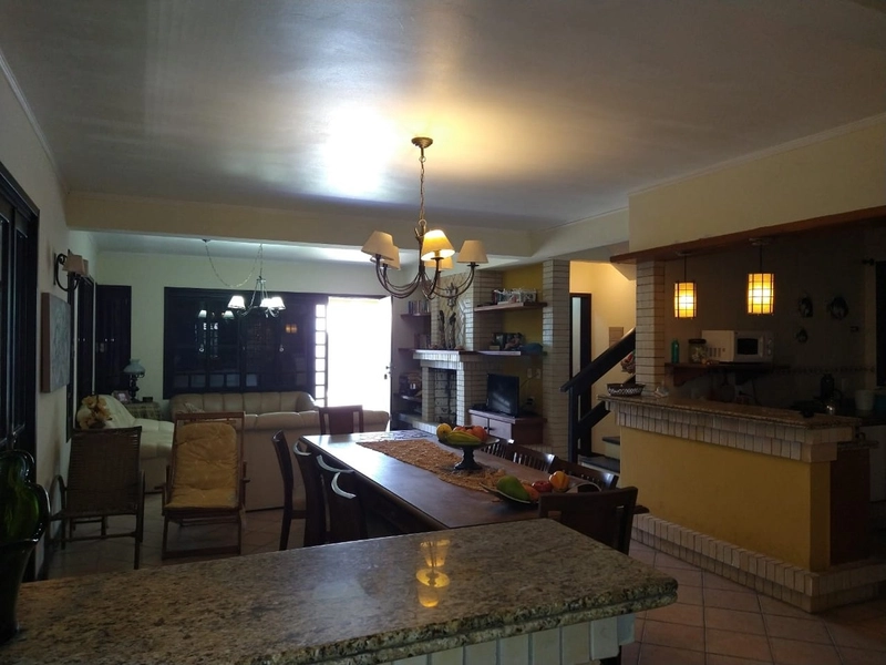 Casa 04 dormitórios, sendo 01 suíte!: 4ª foto da galeria de imagens do imóvel