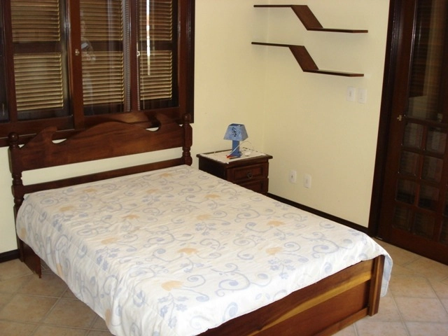 Casa 04 dormitórios, sendo 01 suíte!: 6ª foto da galeria de imagens do imóvel
