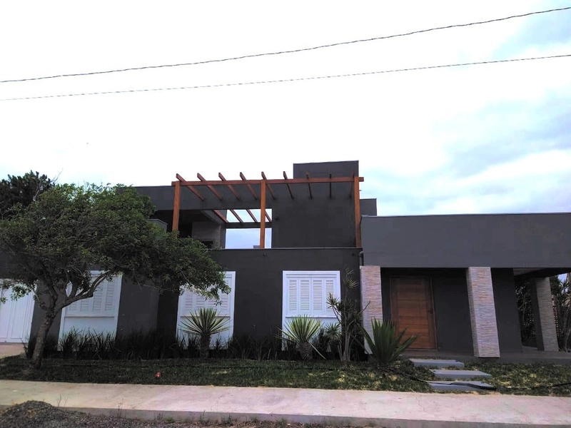 Casa 04 dormitórios, sendo 02 suítes!: 2ª foto da galeria de imagens do imóvel