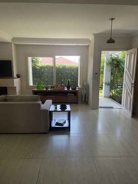 Casa de 6 dormitórios: 40ª foto da galeria de imagens do imóvel