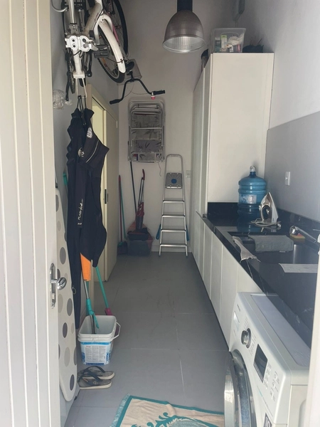 Casa de 6 dormitórios: 42ª foto da galeria de imagens do imóvel