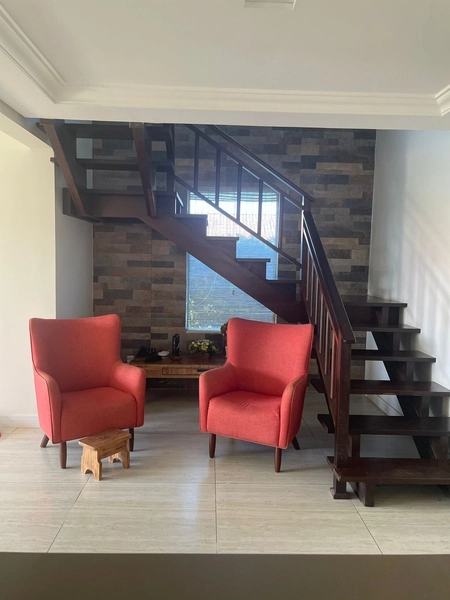 Casa de 6 dormitórios: 6ª foto da galeria de imagens do imóvel