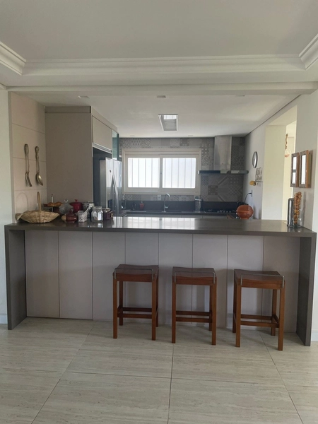 Casa de 6 dormitórios: 34ª foto da galeria de imagens do imóvel