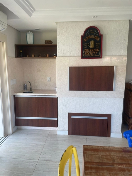 Casa de 6 dormitórios: 8ª foto da galeria de imagens do imóvel