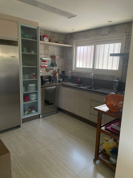 Casa de 6 dormitórios: 35ª foto da galeria de imagens do imóvel