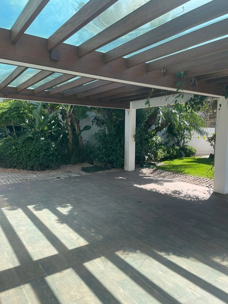 Casa de 6 dormitórios: 28ª foto da galeria de imagens do imóvel