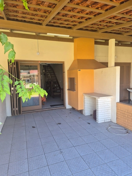 SOBRADO PRONTO PARA MORAR COM ÓTIMA LOCALIZAÇÃO: 14ª foto da galeria de imagens do imóvel