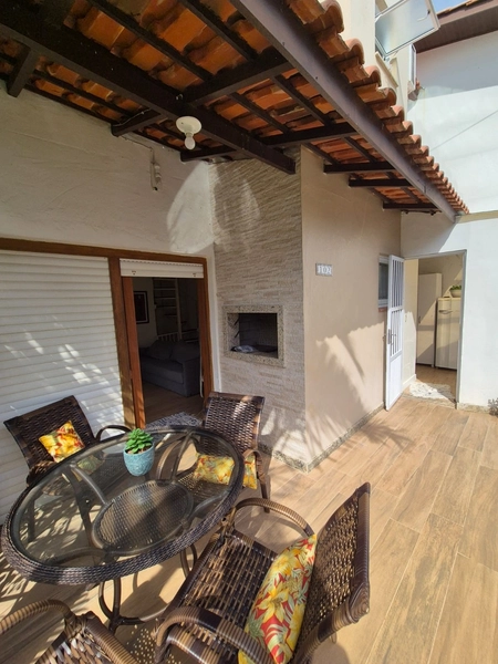 Sobrado de 2 e 1/2 dormitórios próximo ao mar: 7ª foto da galeria de imagens do imóvel