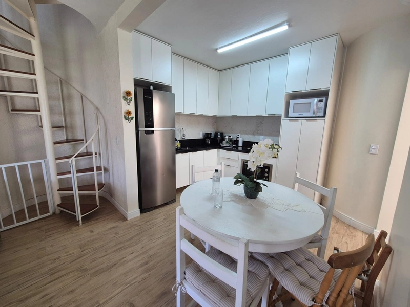 Sobrado de 2 e 1/2 dormitórios próximo ao mar: 11ª foto da galeria de imagens do imóvel