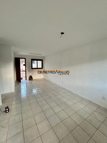 CASA 2 DORMITORIOS - VAGA PARA 2 CARROS - CHURRASQUEIRA: 2ª foto da galeria de imagens do imóvel