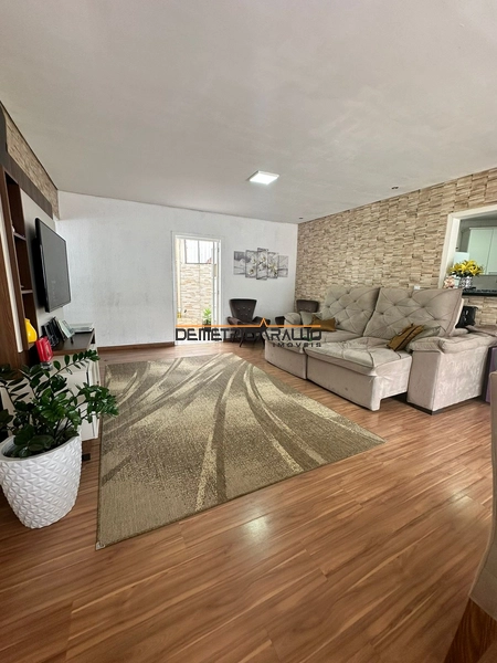 CASA AMPLA COM PISCINA PRÓXIMO AO CENTRO DE ALVORADA: 6ª foto da galeria de imagens do imóvel