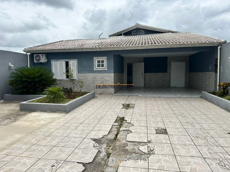 CASA AMPLA COM PISCINA PRÓXIMO AO CENTRO DE ALVORADA: 1ª foto da galeria de imagens do imóvel