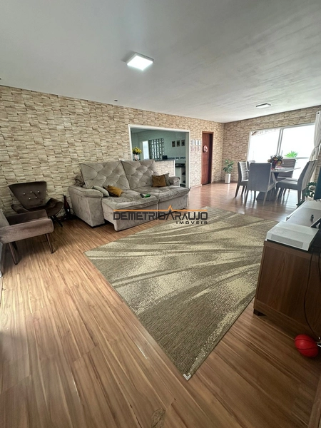 CASA AMPLA COM PISCINA PRÓXIMO AO CENTRO DE ALVORADA: 5ª foto da galeria de imagens do imóvel