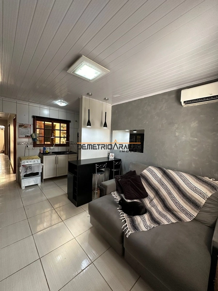 Casa de dois dormitórios: 2ª foto da galeria de imagens do imóvel