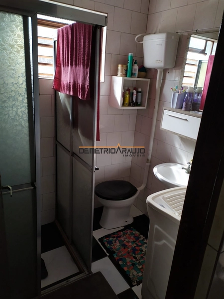 Terreno com duas casas prontas para morar ou locar: 12ª foto da galeria de imagens do imóvel