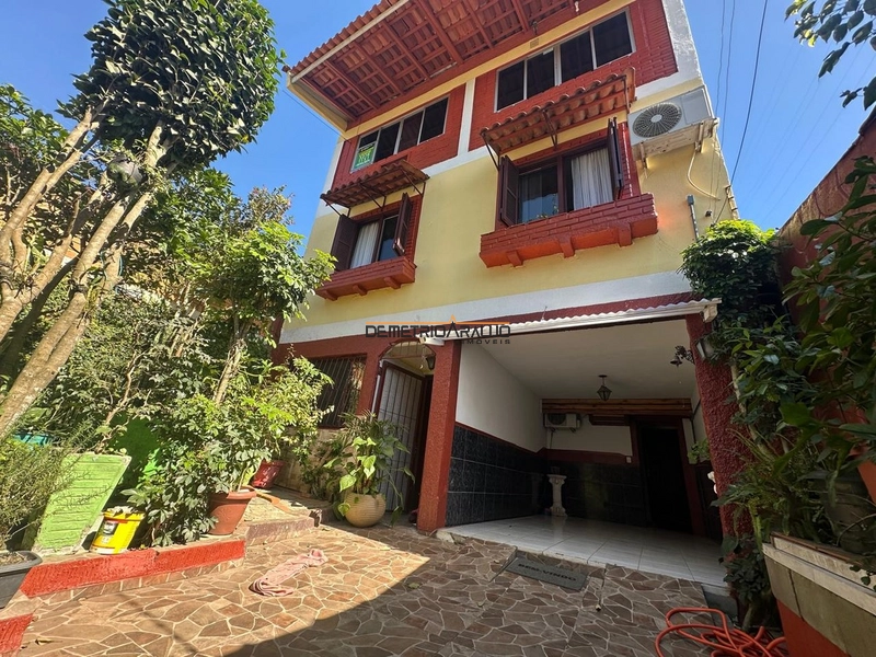 LINDO SOBRADO 3 QUARTOS NO JARDIM ALGARVE: 1ª foto da galeria de imagens do imóvel