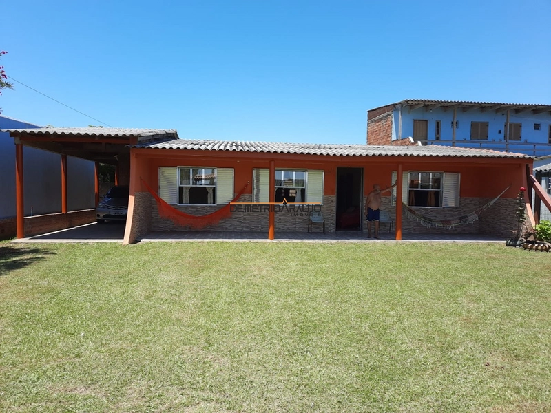 CASA 4 DORMITORIOS - MAGISTERIO: 1ª foto da galeria de imagens do imóvel