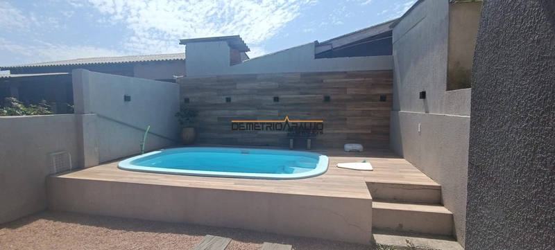 Casa dois dormitórios Litoral: 1ª foto da galeria de imagens do imóvel