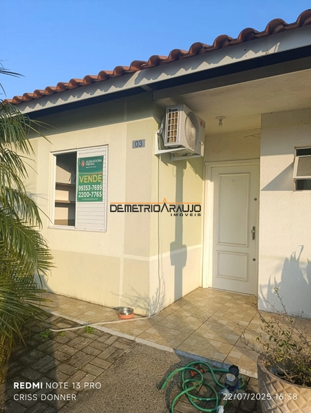 Casa de dois dormitórios: 1ª foto da galeria de imagens do imóvel