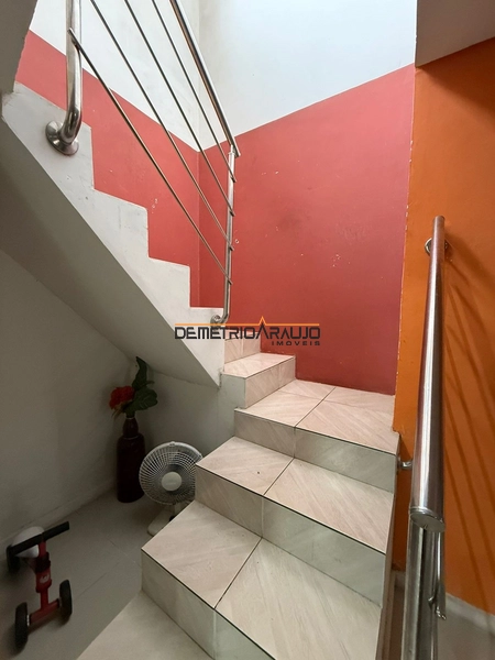 SOBRADO AMPLO E ESPAÇOSO – BAIRRO PORTO VERDE: 9ª foto da galeria de imagens do imóvel
