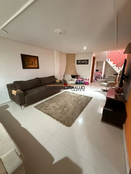 SOBRADO AMPLO E ESPAÇOSO – BAIRRO PORTO VERDE: 3ª foto da galeria de imagens do imóvel