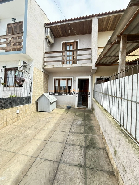 O sobrado está localizado no bairro Jardim Algarve tem 83 metros quadr: 1ª foto da galeria de imagens do imóvel