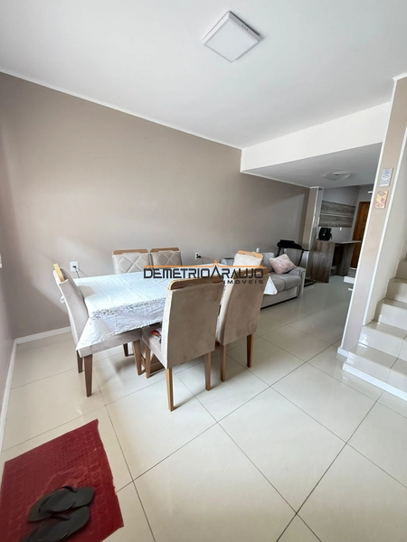 O sobrado está localizado no bairro Jardim Algarve tem 83 metros quadr: 3ª foto da galeria de imagens do imóvel