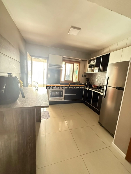 O sobrado está localizado no bairro Jardim Algarve tem 83 metros quadr: 12ª foto da galeria de imagens do imóvel