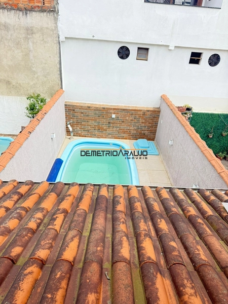 O sobrado está localizado no bairro Jardim Algarve tem 83 metros quadr: 17ª foto da galeria de imagens do imóvel