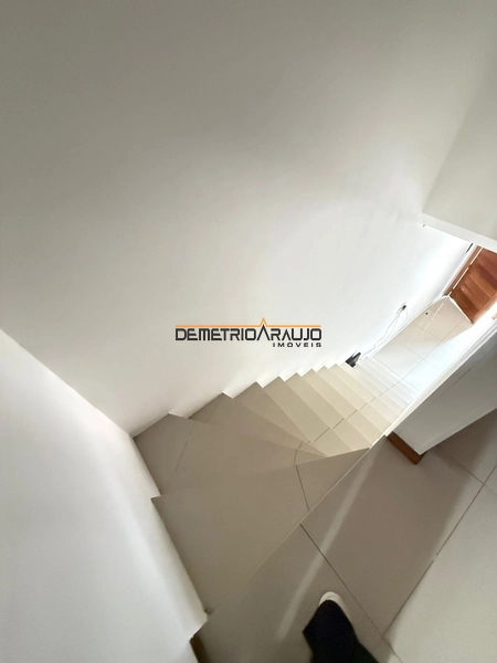 O sobrado está localizado no bairro Jardim Algarve tem 83 metros quadr: 25ª foto da galeria de imagens do imóvel