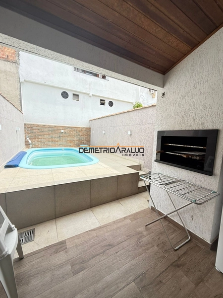 O sobrado está localizado no bairro Jardim Algarve tem 83 metros quadr: 22ª foto da galeria de imagens do imóvel