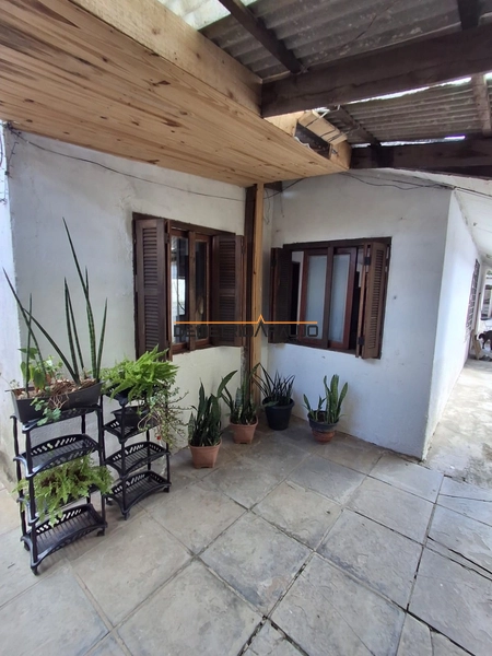 Casa com possibilidade de moradia, reforma ou para construção!: 5ª foto da galeria de imagens do imóvel