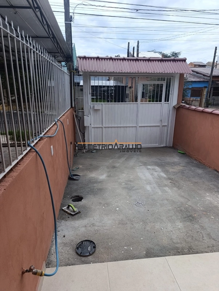 Excelente casa 2 dormitórios: 3ª foto da galeria de imagens do imóvel