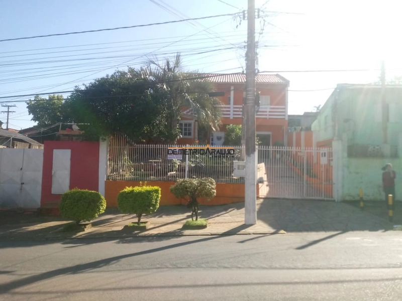 Sobrado enorme bem localizado: 1ª foto da galeria de imagens do imóvel
