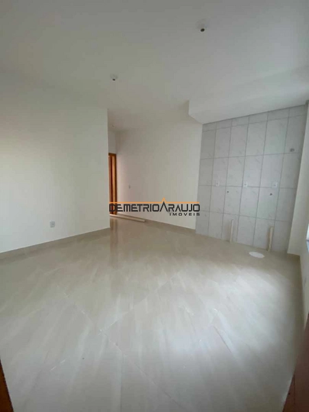 APARTAMENTO DE 1 DORMITÓRIO COM PATIO: 2ª foto da galeria de imagens do imóvel